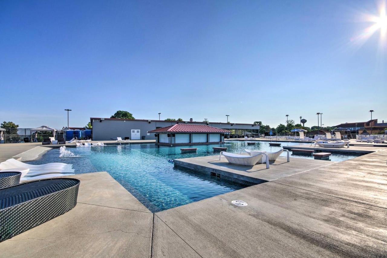 Ozarks Vacation Rental Condo With Lake View! Luaran gambar