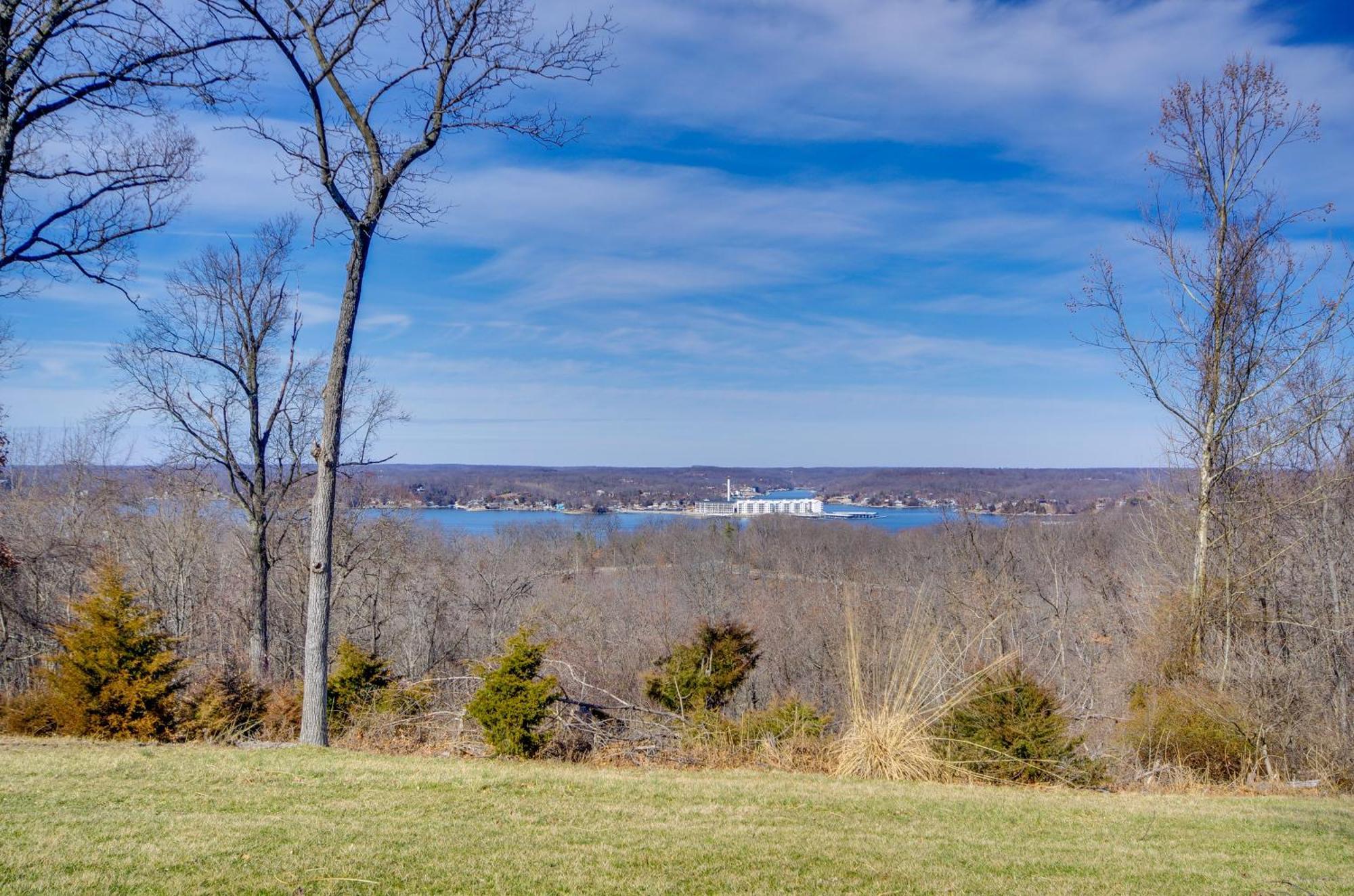 Ozarks Vacation Rental Condo With Lake View! Luaran gambar